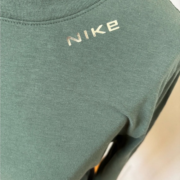 Nike Chill Knit Slim Fit Long Sleeve Cropped Top - Vintage Green - Size M - Picture 10 of 11